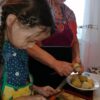 Таня помогает бабушке